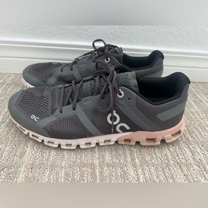 On Cloud Cloudflow Rose/Rock women’s size 10